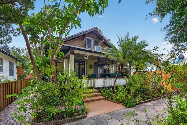 652 8TH AVE N, St Petersburg, FL 33701