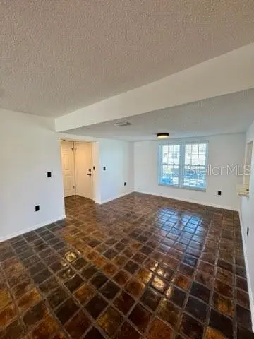 2462 KINGFISHER LN #J203, Clearwater, FL 33762