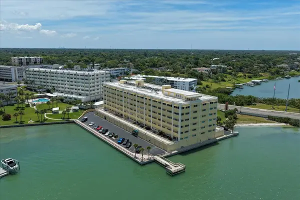 100 BLUFF VIEW DR #506C, Belleair Bluffs, FL 33770