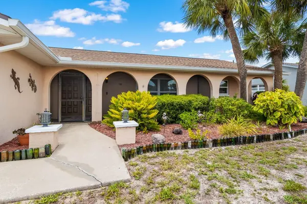 736 FLAMINGO DR, Apollo Beach, FL 33572