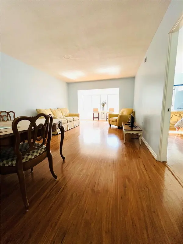 8651 10TH ST N #210, St Petersburg, FL 33702