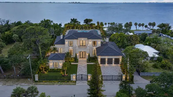 8258 LONGBAY BLVD, Sarasota, FL 34243