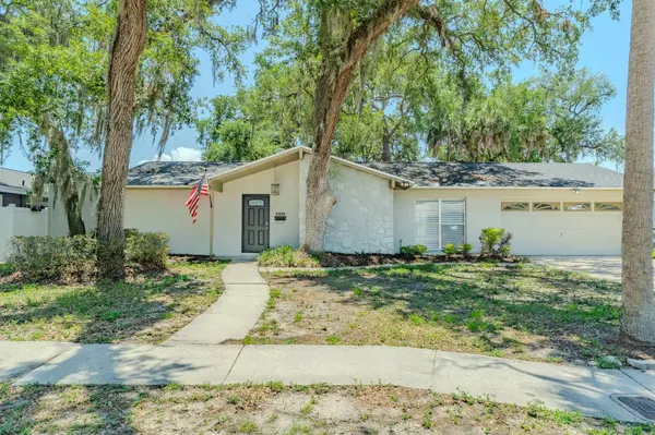 8018 W POCAHONTAS AVE, Tampa, FL 33615