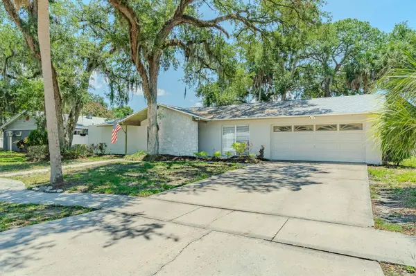 8018 W POCAHONTAS AVE, Tampa, FL 33615