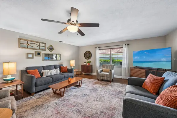 2025 NEW BEDFORD DR, Sun City Center, FL 33573