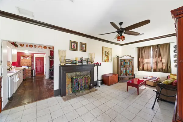4263 5TH AVE N, St Petersburg, FL 33713