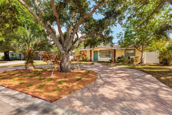 230 43RD AVE NE, St Petersburg, FL 33703