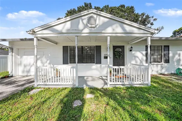 6717 MORNAY CIR, Tampa, FL 33615