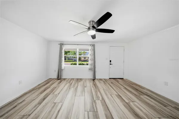 1565 CONNECTICUT AVE NE, St Petersburg, FL 33703