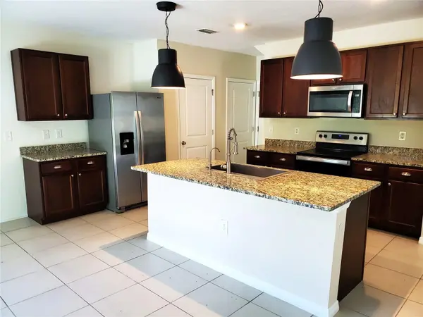 32871 BROOKS HAWK LN, Wesley Chapel, FL 33543