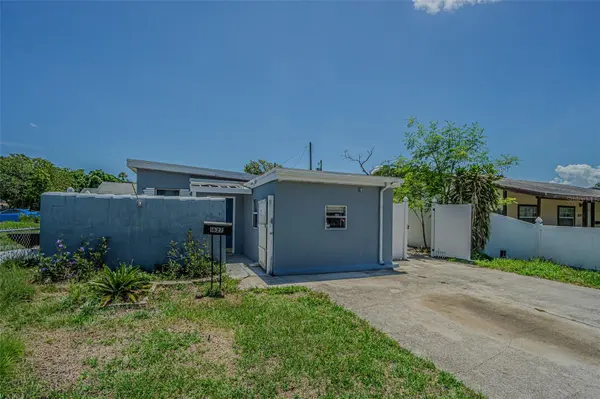 1627 28TH ST N, St Petersburg, FL 33713