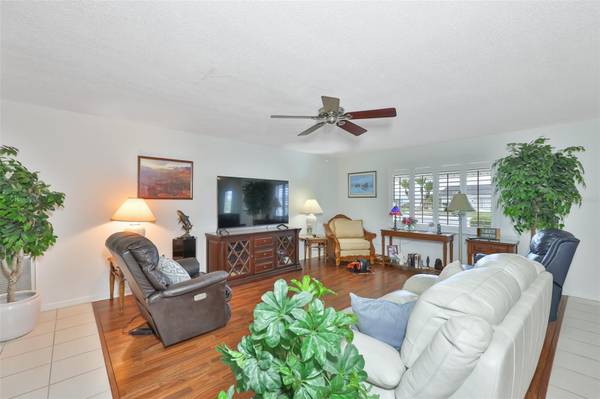 684 ALLEGHENY DR, Sun City Center, FL 33573
