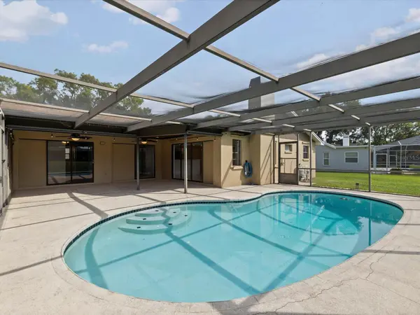10843 HARBORSIDE DR, Largo, FL 33773