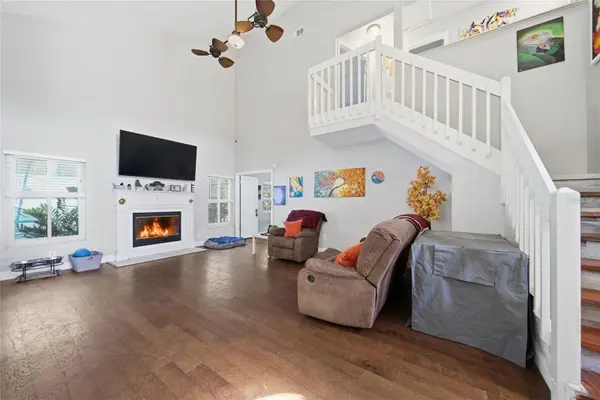 1621 SPINNING WHEEL DR, Lutz, FL 33559