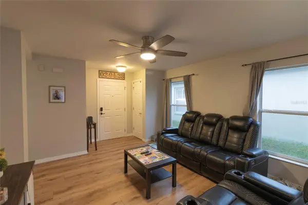 11910 MANGO GROVES BLVD, Seffner, FL 33584