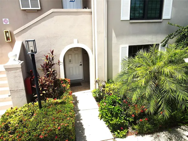 2480 PELICAN CT #102R, Clearwater, FL 33762