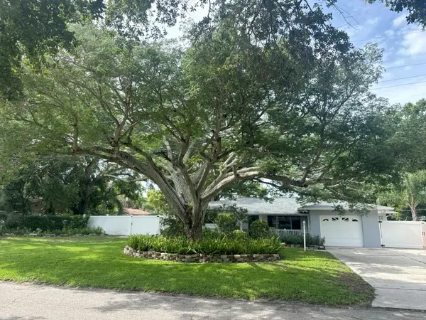 13824 83RD PL, Seminole, FL 33776