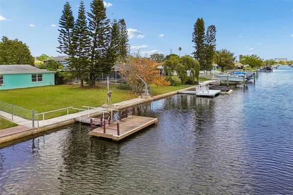 4234 FLORAMAR TER, New Port Richey, FL 34652