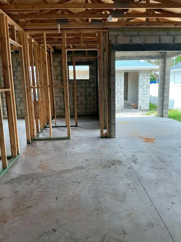 2829 4TH AVE N, St Petersburg, FL 33713