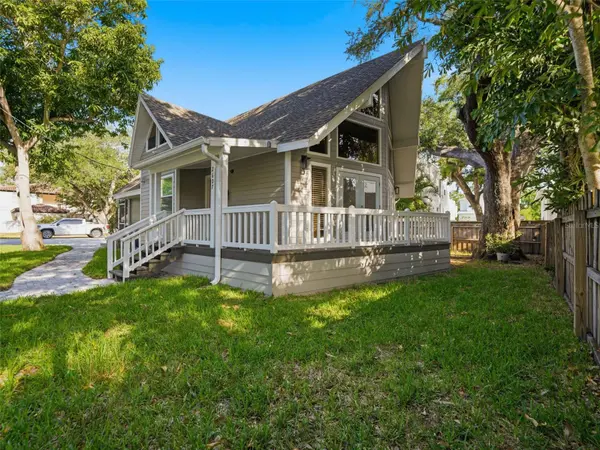 2607 W WYOMING AVE, Tampa, FL 33611