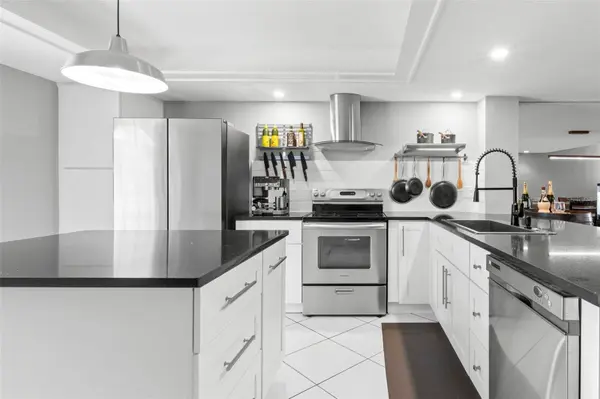 737 PINELLAS BAYWAY S #308, St Petersburg, FL 33715