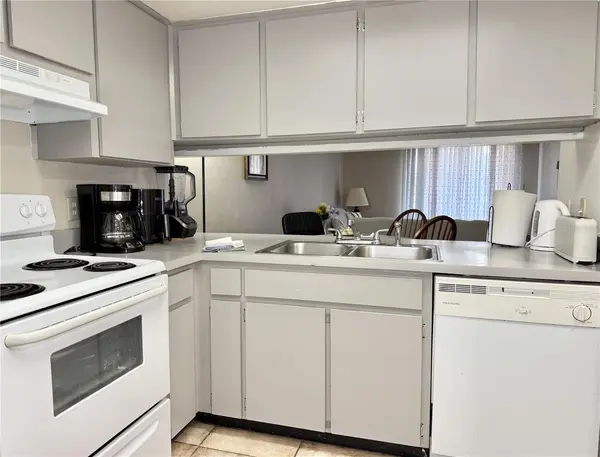 5054 TERRACE CLUB LANE #101, Tampa, FL 33617