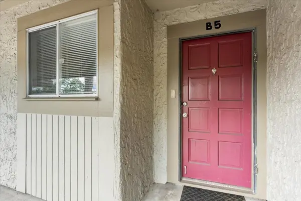 6332 NEWTOWN CIR #32B5, Tampa, FL 33615