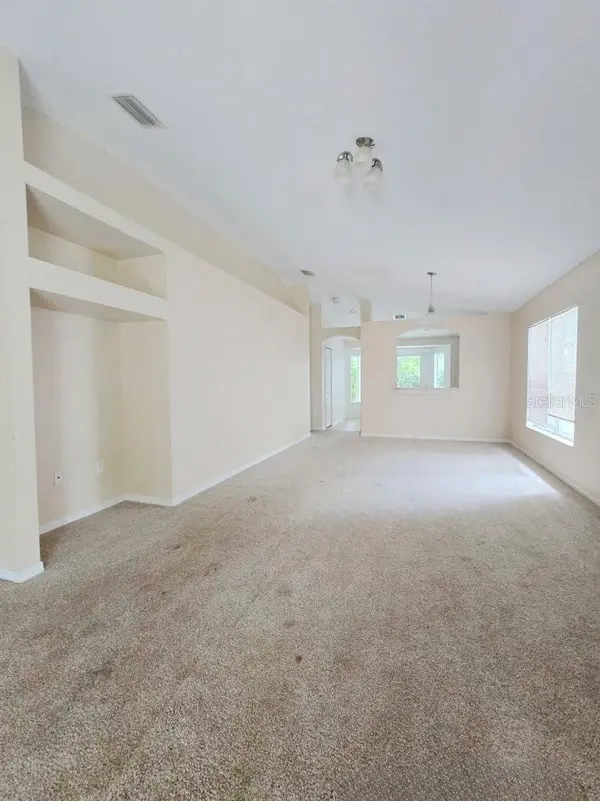 10116 PERTHSHIRE CIR, Land O Lakes, FL 34638
