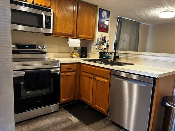 2118 FLETCHERS POINT CIR, Tampa, FL 33613