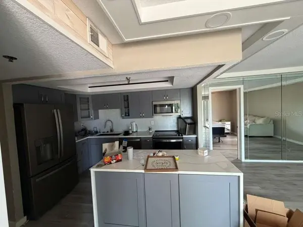 7432 SUNSHINE SKYWAY LN S #206, St Petersburg, FL 33711