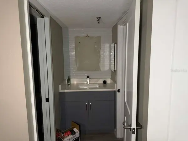7432 SUNSHINE SKYWAY LN S #206, St Petersburg, FL 33711