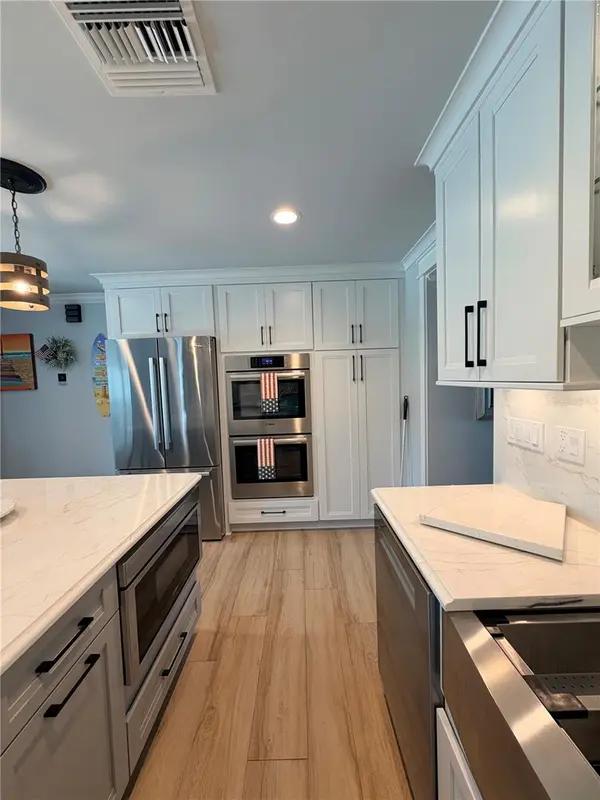 3921 BELLE VISTA DR E, St Pete Beach, FL 33706