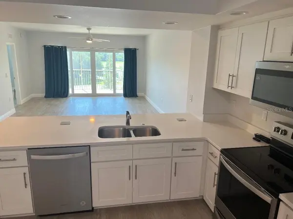 960 STARKEY RD #10305, Largo, FL 33771
