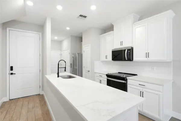 5282 NEIL DR, St Petersburg, FL 33714