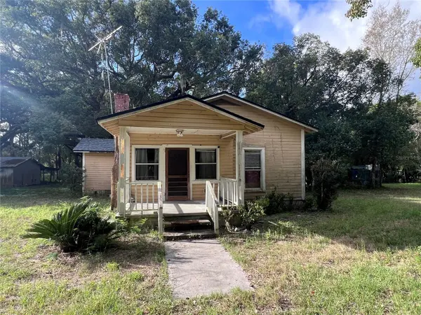 177 E 3RD AVE, Pierson, FL 32180
