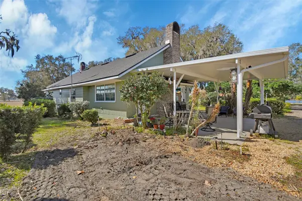 1403 BLACKWELDER RD, De Leon Springs, FL 32130