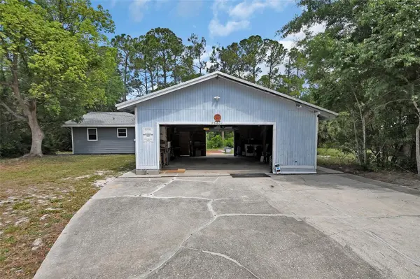25801 BLUE LAKES DR, Paisley, FL 32767