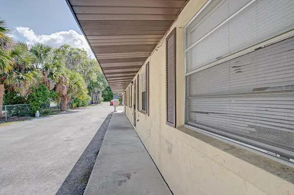 830 N CLAKE ST, Deland, FL 32724