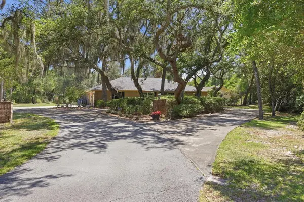 2514 KRINKLEWOOD DR, Deland, FL 32724