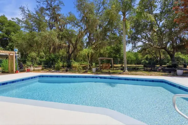 2514 KRINKLEWOOD DR, Deland, FL 32724