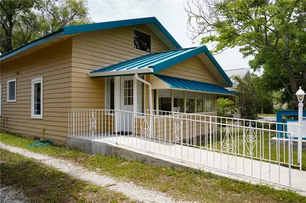 1004 TALTON AVE, Deland, FL 32720