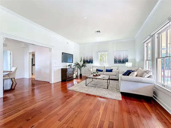 1148 N GRANDVIEW ST, Mount Dora, FL 32757