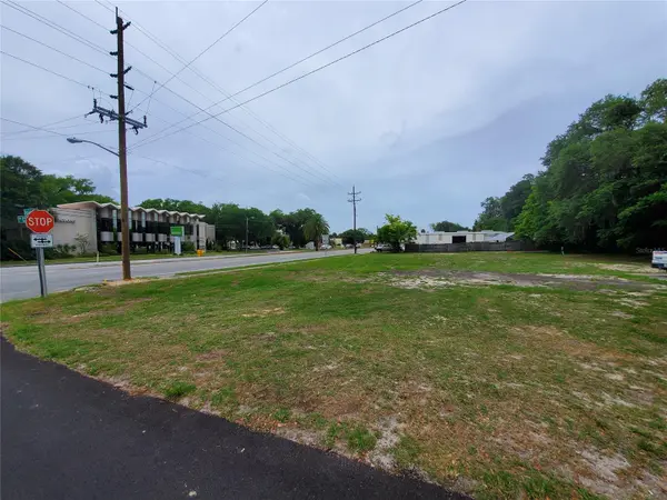 903 N DIXIE FWY, New Smyrna Beach, FL 32168