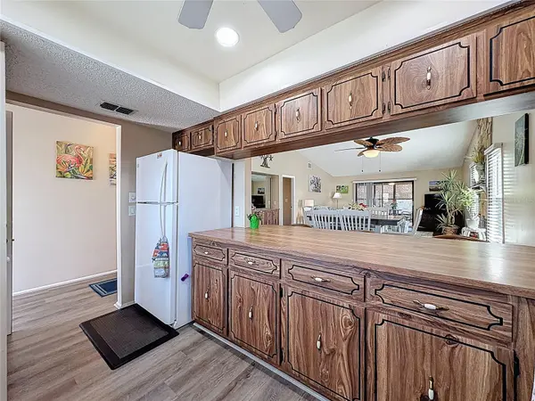 9961 EAGLES POINT CIR #4, Port Richey, FL 34668