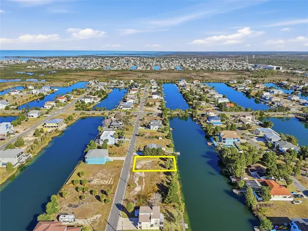 3318 GARDENIA DR, Hernando Beach, FL 34607