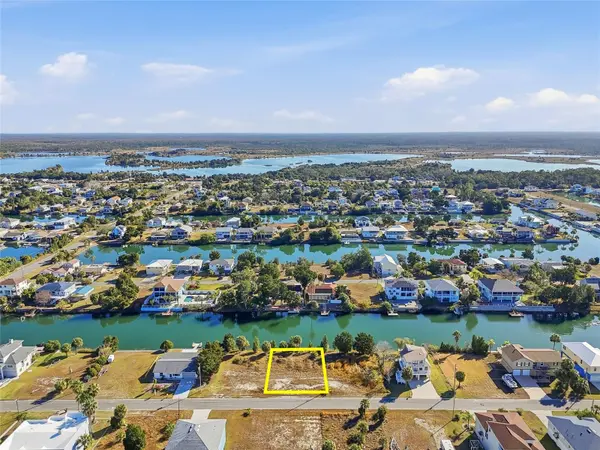 3310 GARDENIA DR, Hernando Beach, FL 34607