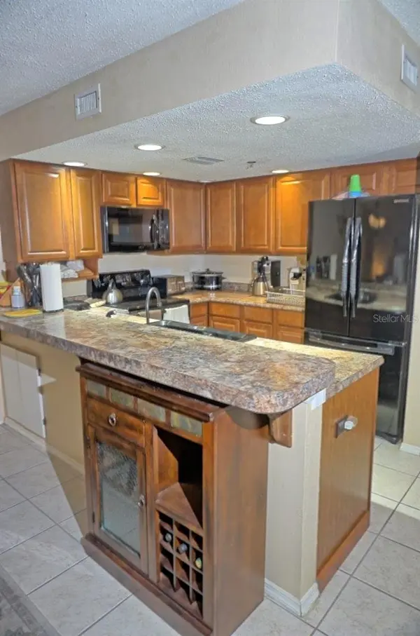 2051 VISTA DEL SOL CIR #202, Lutz, FL 33558