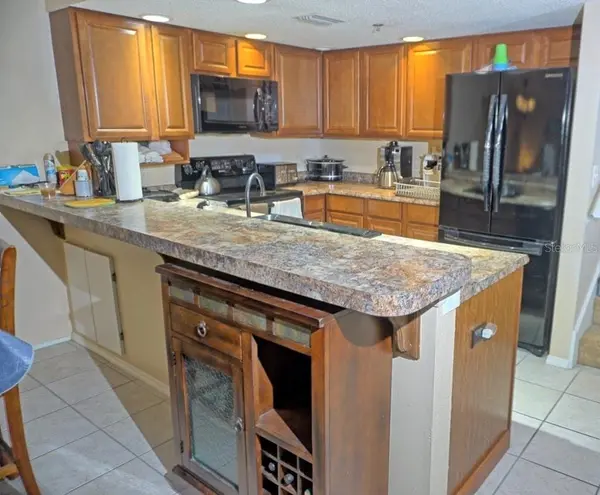 2051 VISTA DEL SOL CIR #202, Lutz, FL 33558