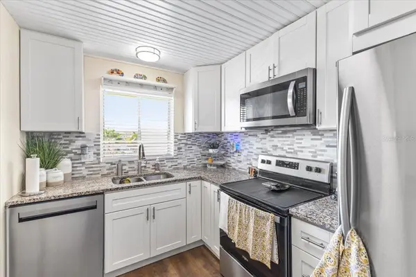 3710 LAKE BAYSHORE DR #k416, Bradenton, FL 34205