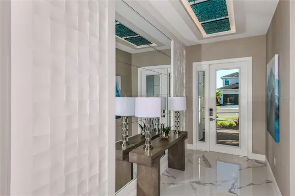 5052 SIMONS CT, Lakewood Ranch, FL 34211